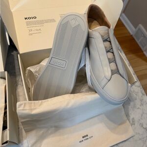 KOIO Men’s White gray Leather Slip-On Sneaker with Elastic Gore